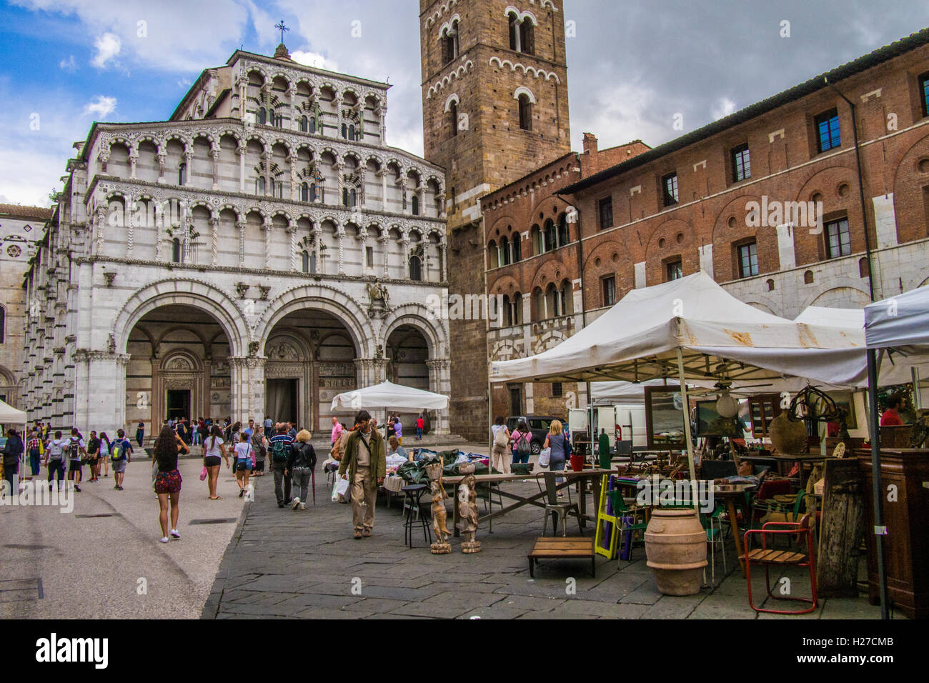 Cathedral (Duomo) of San Martino on market day in Lucca, Tuscany, Italy. Stock Photo