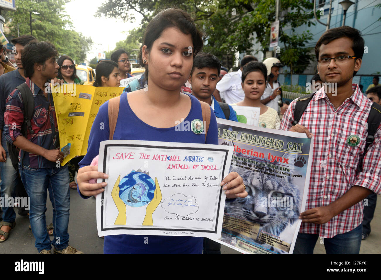 Kolkata, India. 25th Sep, 2016. Anubhab organized a Wildlife Awareness Rally in south Kolkata. The prime object of this rally is to generate awareness among the student of school, college and university. Credit:  Saikat Paul/Pacific Press/Alamy Live News Stock Photo