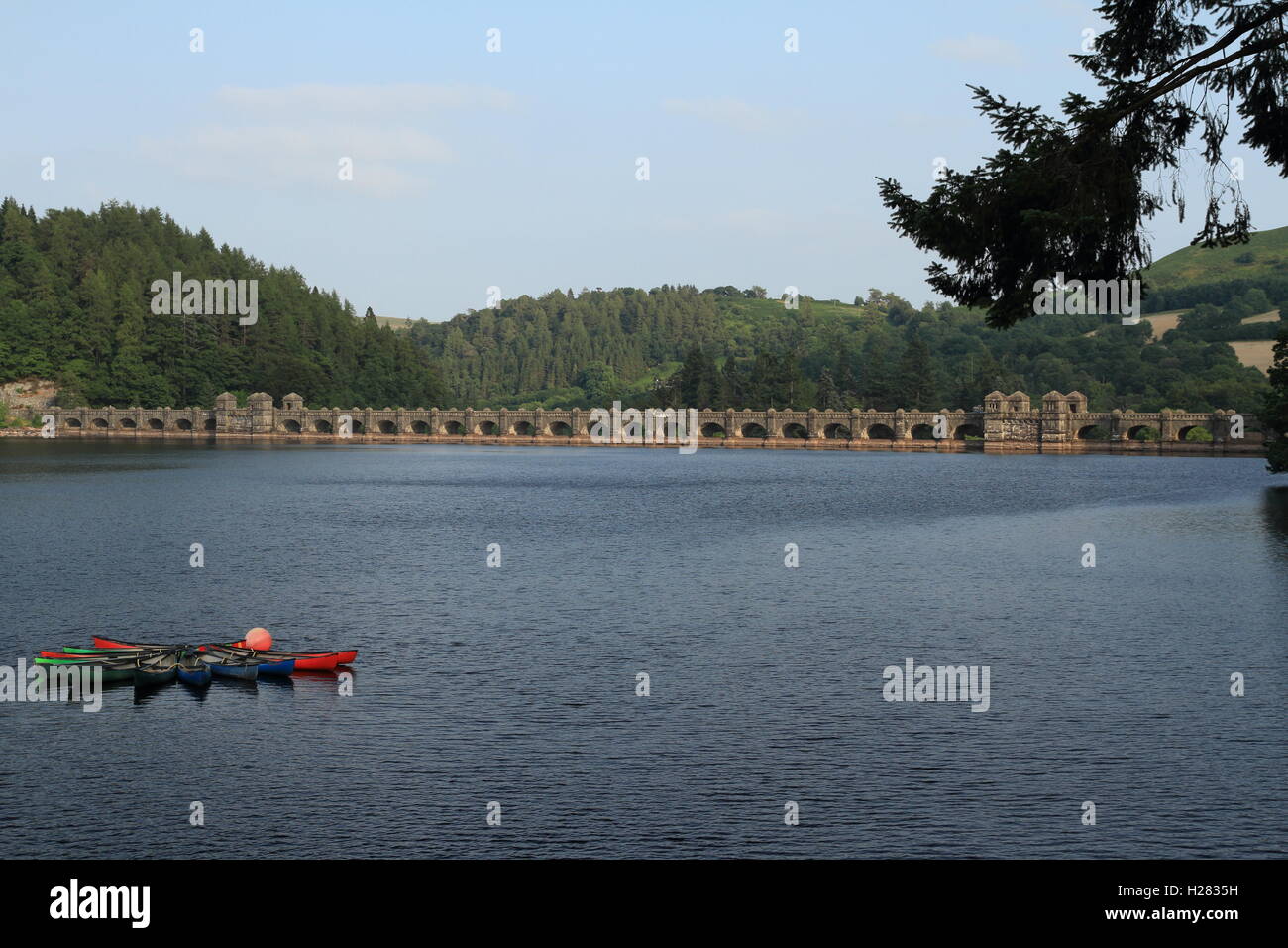 Lake vyrnwy canoe hires stock photography and images Alamy
