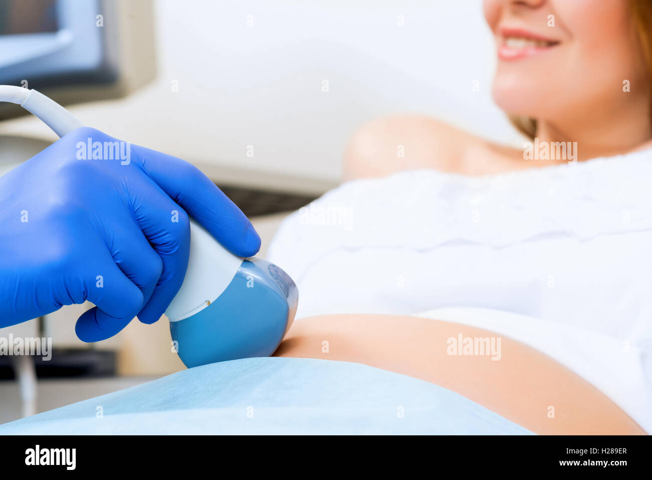 Можно делать чистку при беременности. УЗИ брюшной полости. УЗИ диагностика беременности. Prenatal Screening Test.