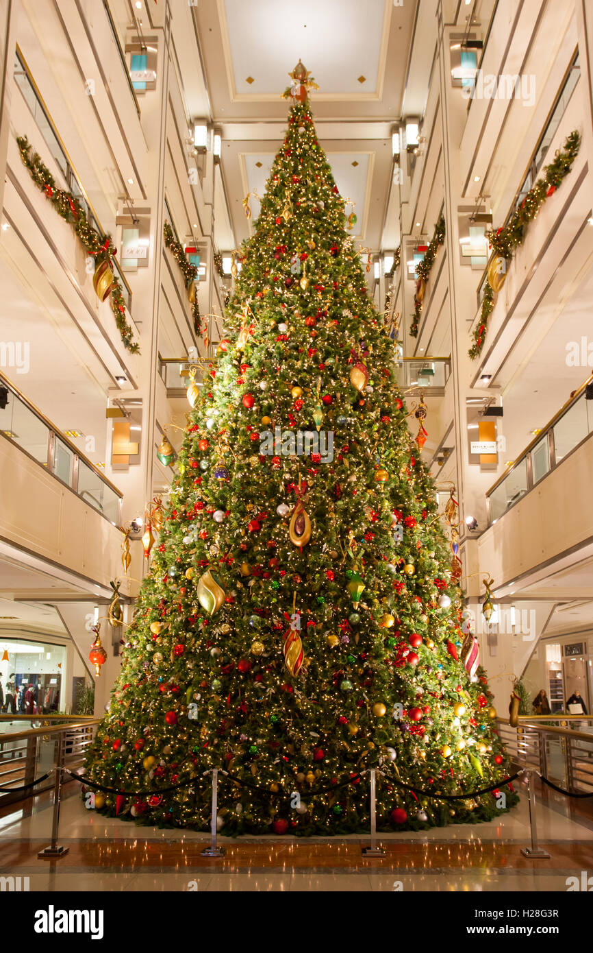 A grand Christmas tree in a Chicago shopping mall Stock Photo Alamy
