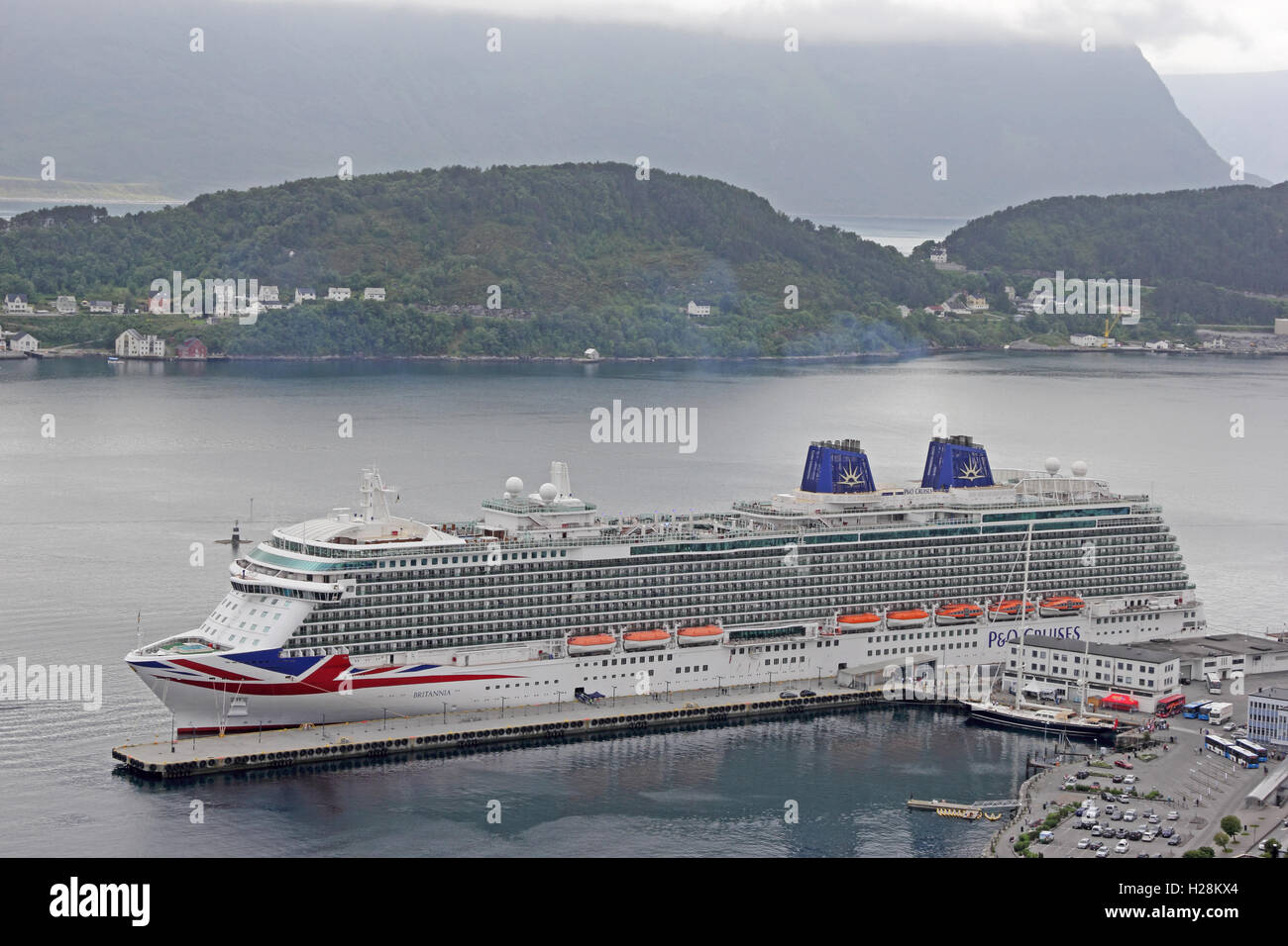 P O Cruise Ship Britannia Moored In Alesund Norway Stock Photo Alamy