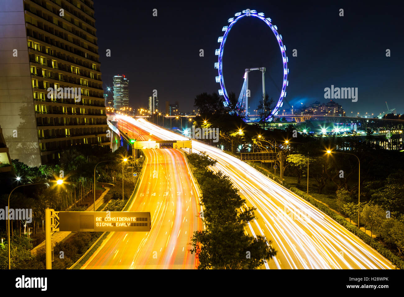 Singapore flyer night car hi-res stock photography and images - Alamy