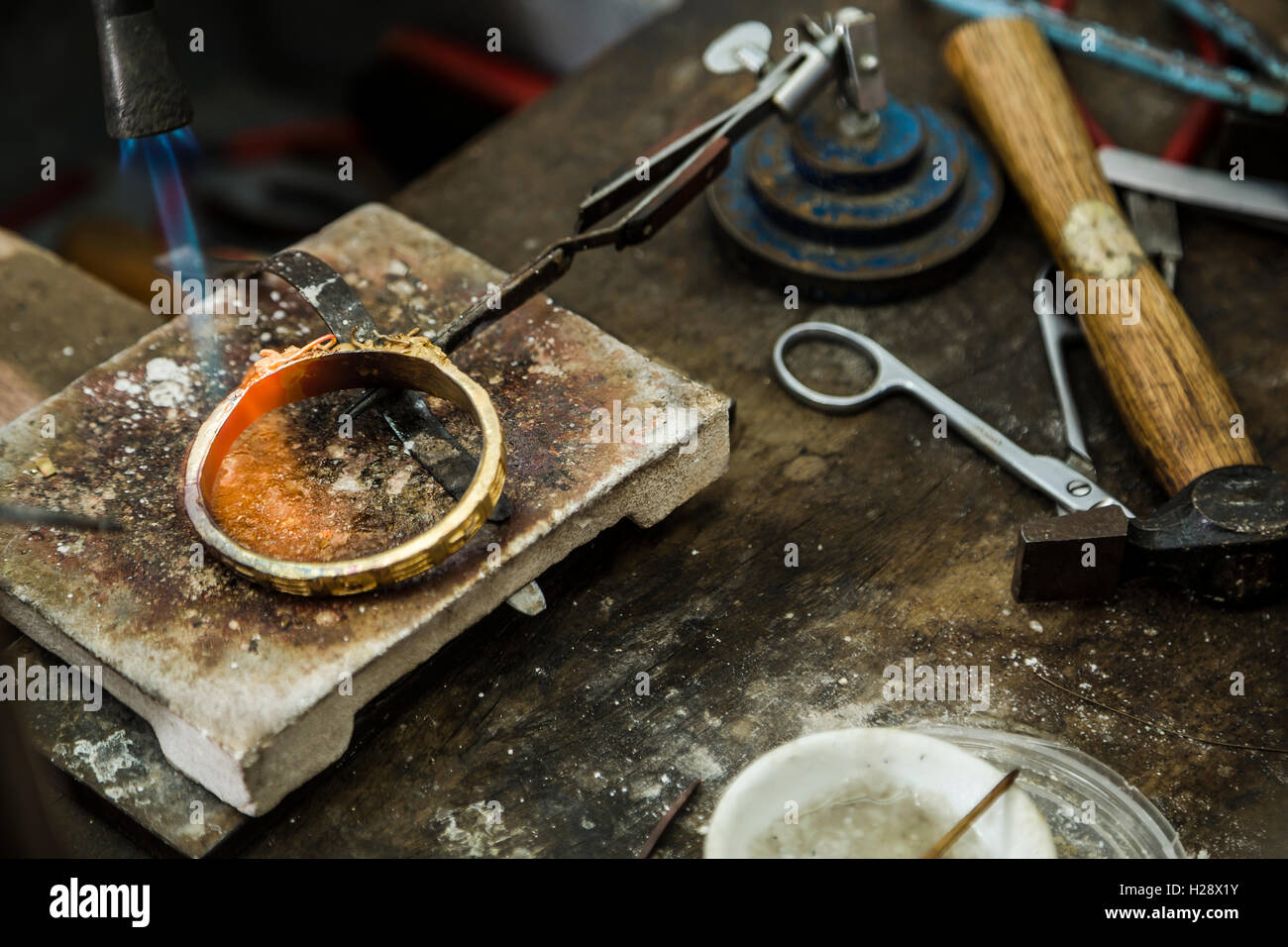 Bangle worker hi-res stock photography and images - Alamy