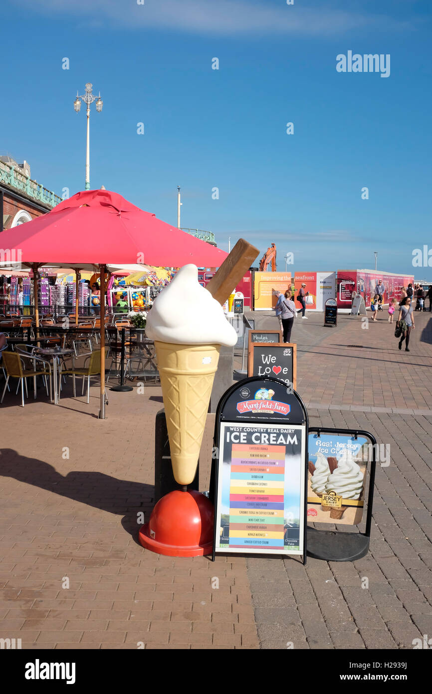 Ice Cream Shop on Brighton Beach Stock Photo Alamy