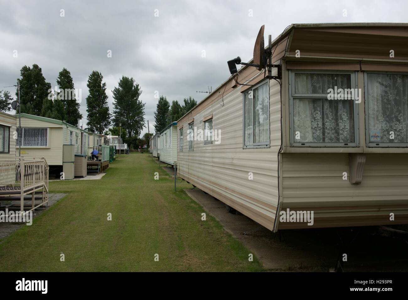 Caravans in a caravan park on Kent coast Stock Photo - Alamy