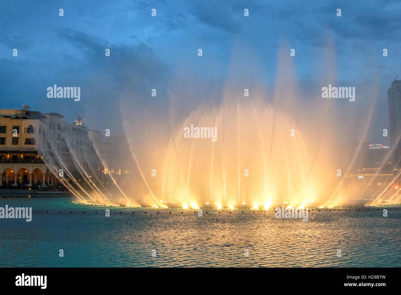 Dubai Dancing Fountain Stock Photo Alamy