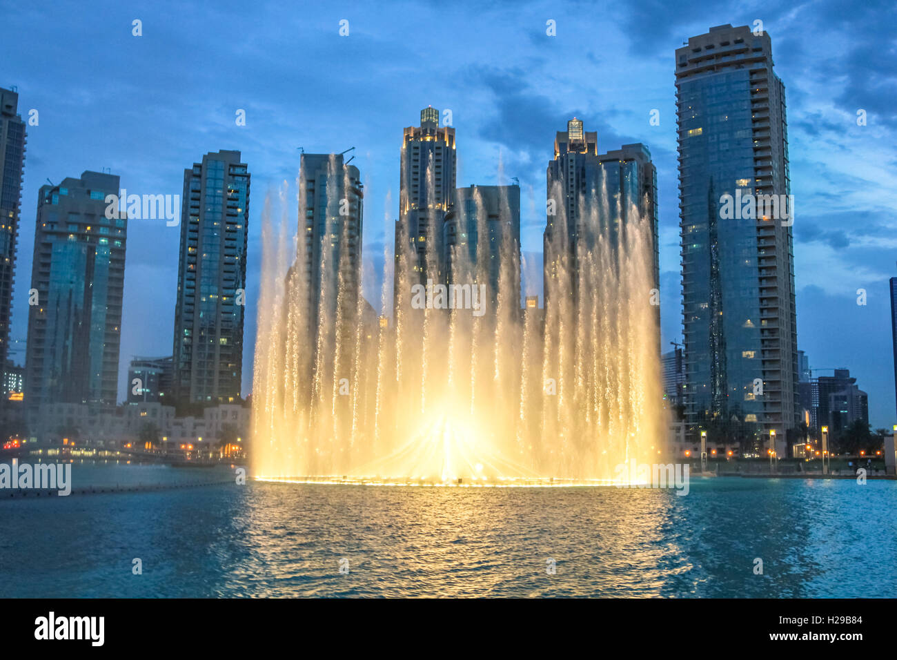 Dubai Fountain night show Stock Photo Alamy