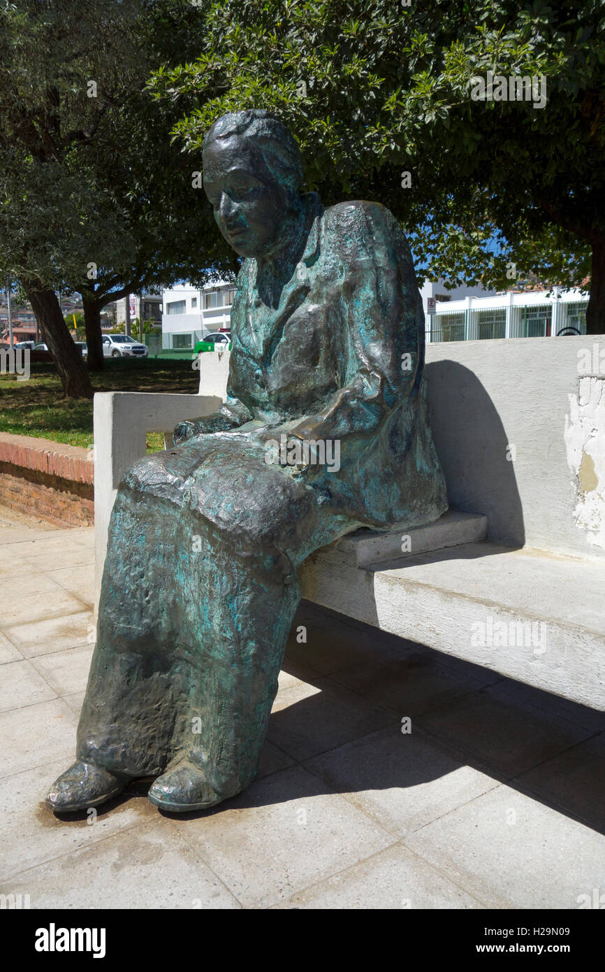 Gabriela Mistral statue.Chilean poet (1889-1957).1945 Nobel prize. Plaza de los Poetas  Cerro Bellavista. Valparaiso. Chile Stock Photo