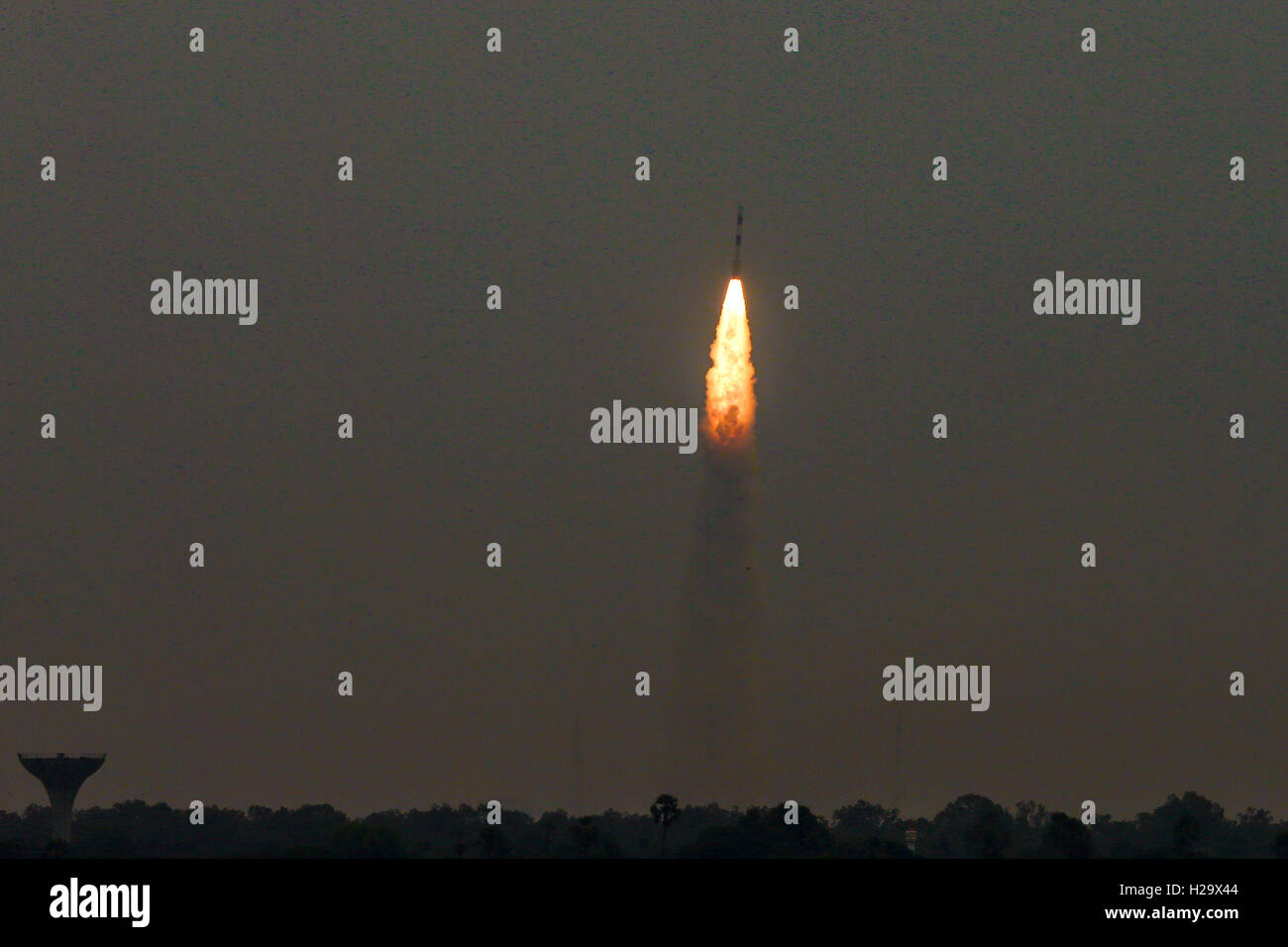 Sriharrikota, India. 26th Sep, 2016. India's Polar Satellite Launch Vehicle in its 37th Flight (PSLV -C35), has been launched from Satish Dhawan Space Centre, SHAR, Sriharikota, Andrapradesh. INDIA. The 371 kg SCATSAT-1, is for weather related studies and seven co-passenger satellites are from Algeria, Canada & the USA as well as two satellites from Indian University/Academic Institute. The total weight if all satellites is about 675 kgs. Credit:  SUKUMAR S/Alamy Live News Stock Photo