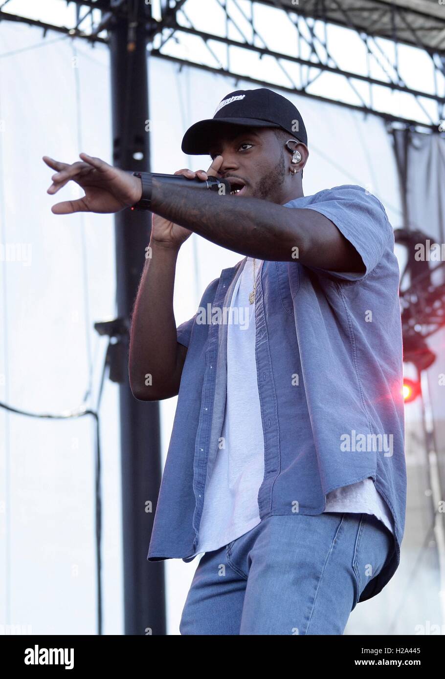 Bryson tiller concert hires stock photography and images Alamy