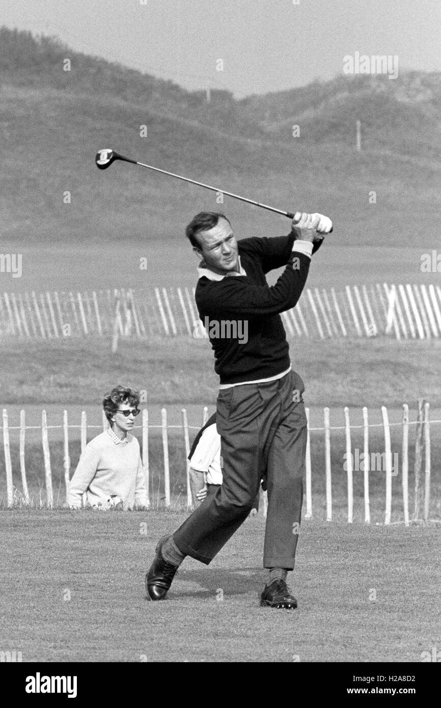 File photo dated 06-10-1965 of USA Ryder Cup player Arnold Palmer Stock ...