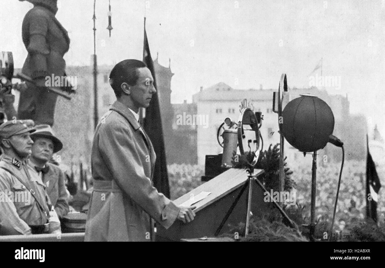 JOSEPH GOEBBELS (1897-1945) as Nazi Germany's Minister of Propaganda opening the 1933 Festival of Youth Stock Photo