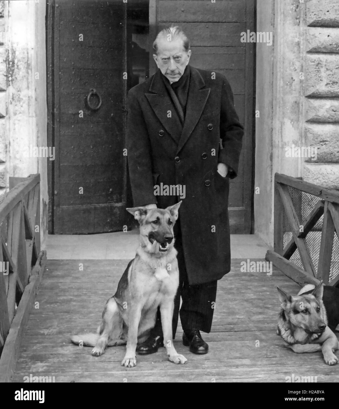 JOHN PAUL GETTY (1892-1976) American industrialist at his house in Rome about 1970 Stock Photo