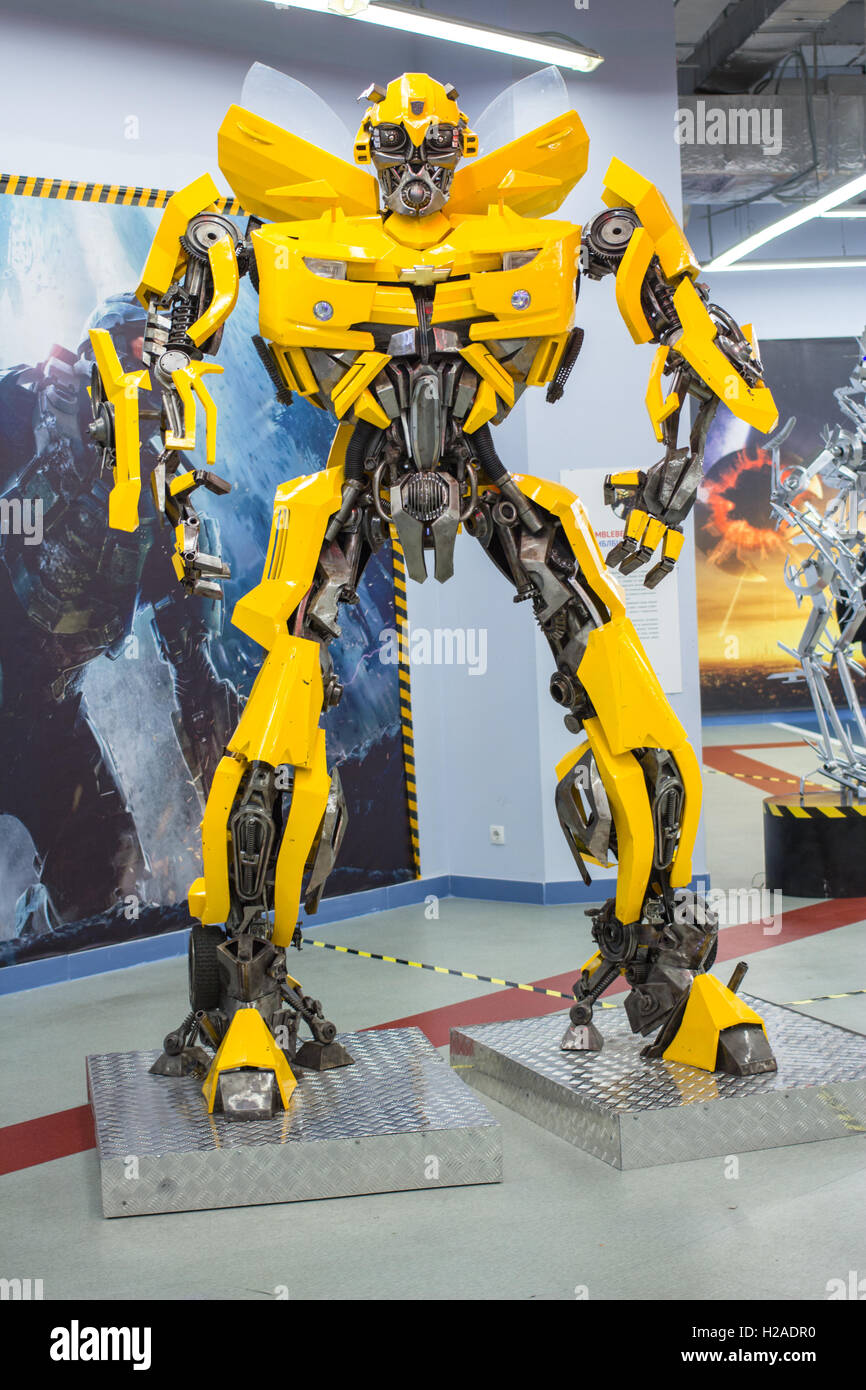 SEP 25, 2016, MOSCOW, RUSSIA: Bumblebee Robot Model to promote TRANSFORMERS The Ride at Universal Studio Stock Photo