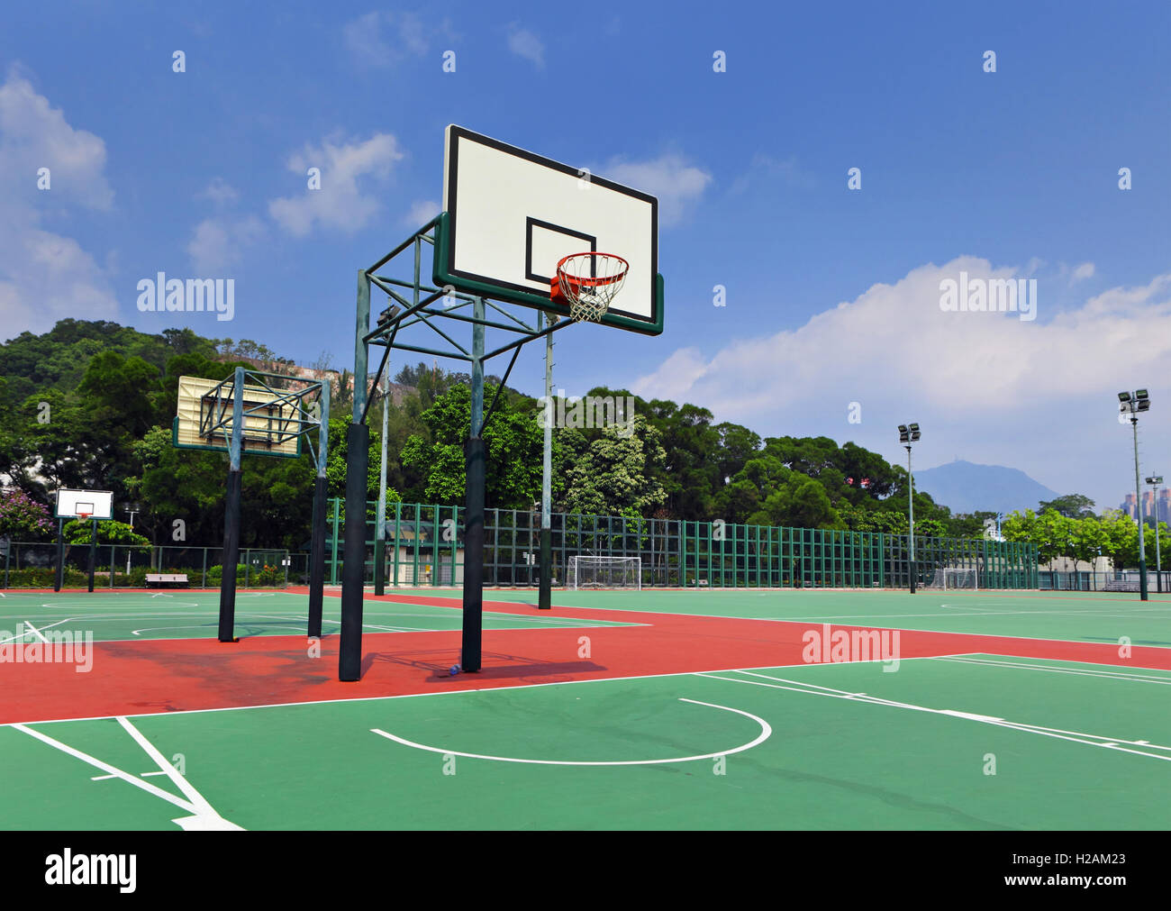 Public basketball court Stock Photo Alamy