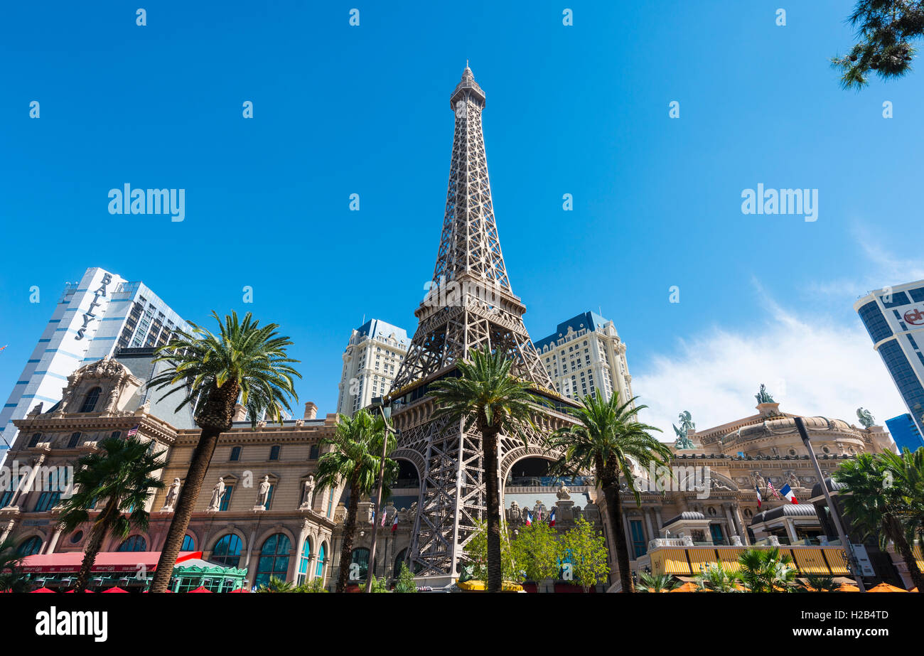 The Eiffel Tower in Las Vegas - Do Vegas Deals