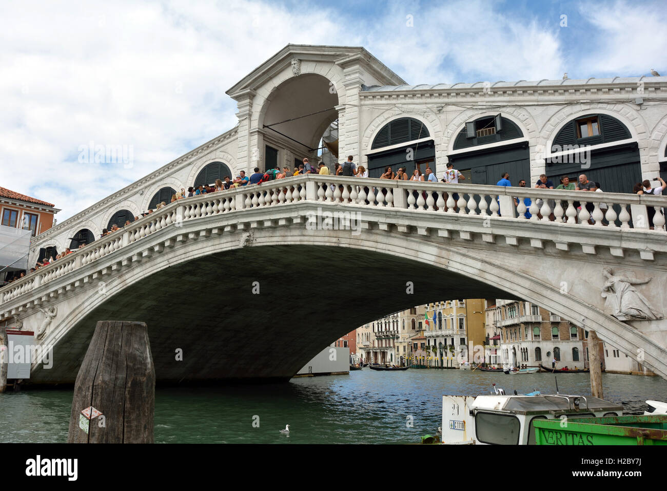 Grand canal venice italy rialto bridge hi-res stock photography and ...