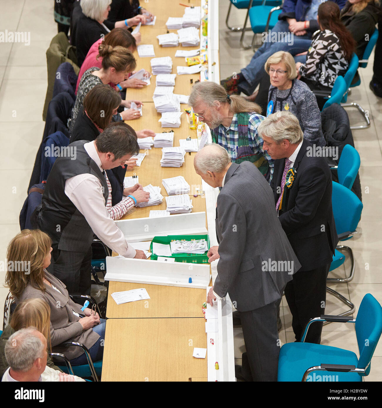 John Bercow (R) during vote counting for Buckingham constituency in the 2015 general election Stock Photo