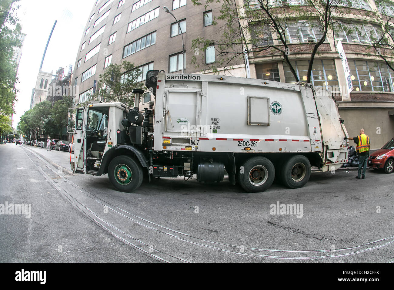 New york city garbage truck hires stock photography and images Alamy