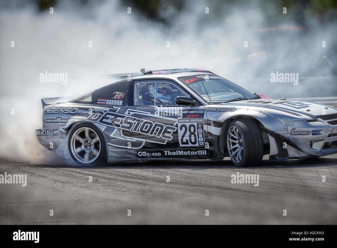 Car Drift Tires, drifting-cars, carros, drift, tires, smoke, HD wallpaper