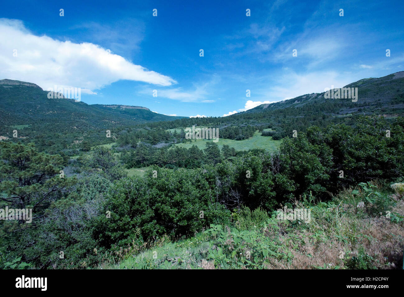 Mountain scenery clouds hi-res stock photography and images - Alamy