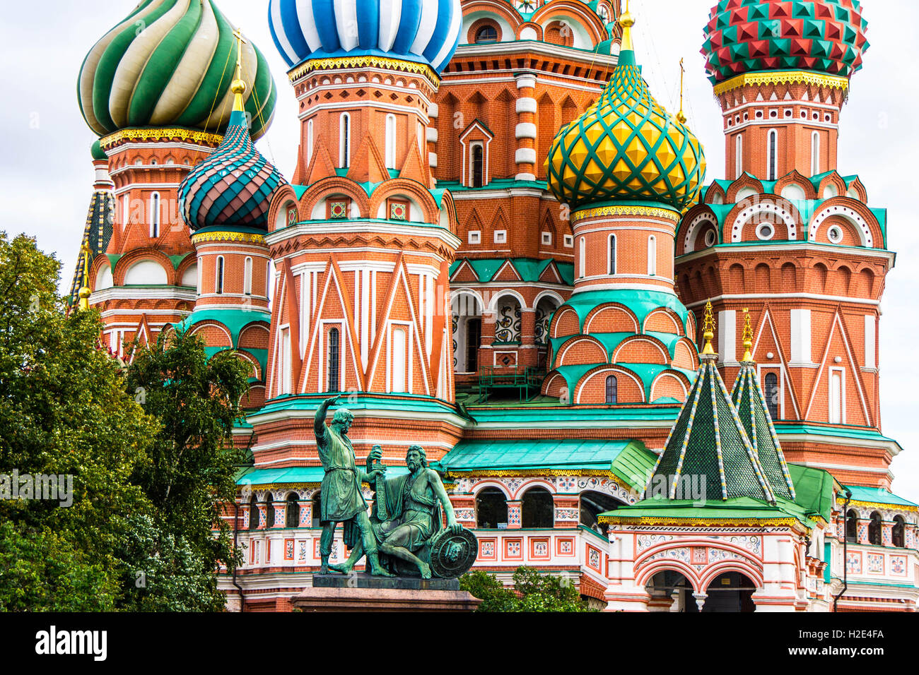 Saint basil cathedral hi-res stock photography and images - Alamy