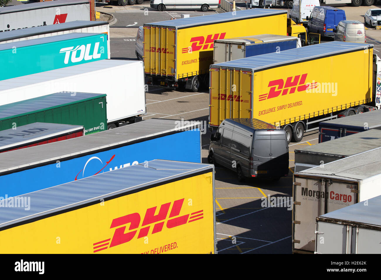 DHL SHIPPING CONTAINER Stock Photo Alamy