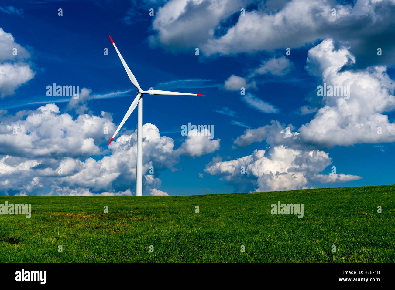 Wind power plant in agricultural landscape, Hermsdorf, Saxony, Germany Stock Photo