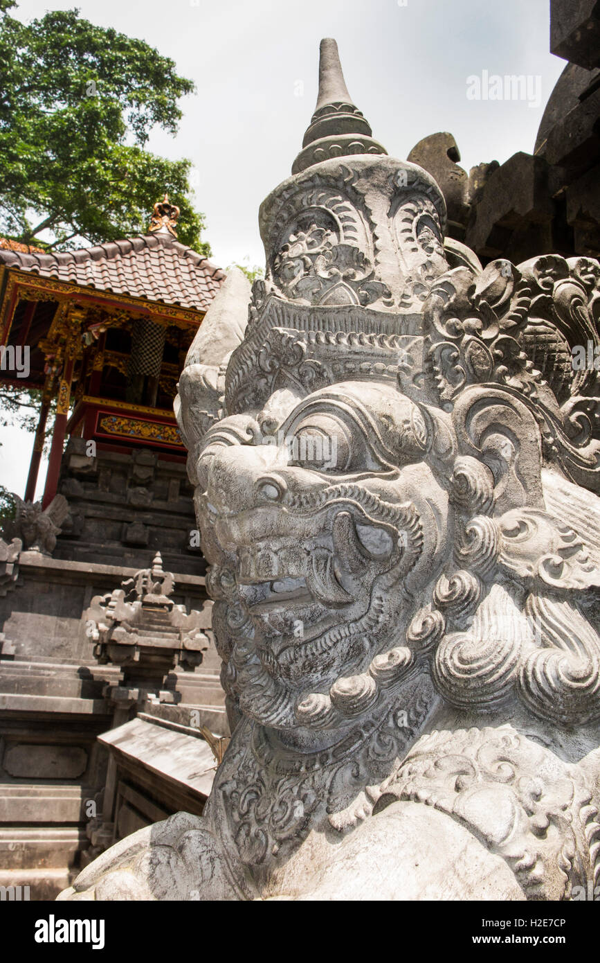 Indonesia, Bali, Payangan, Buahan village, Pura Nataran Sangyang Tega barong guarding new Hindu Temple Stock Photo