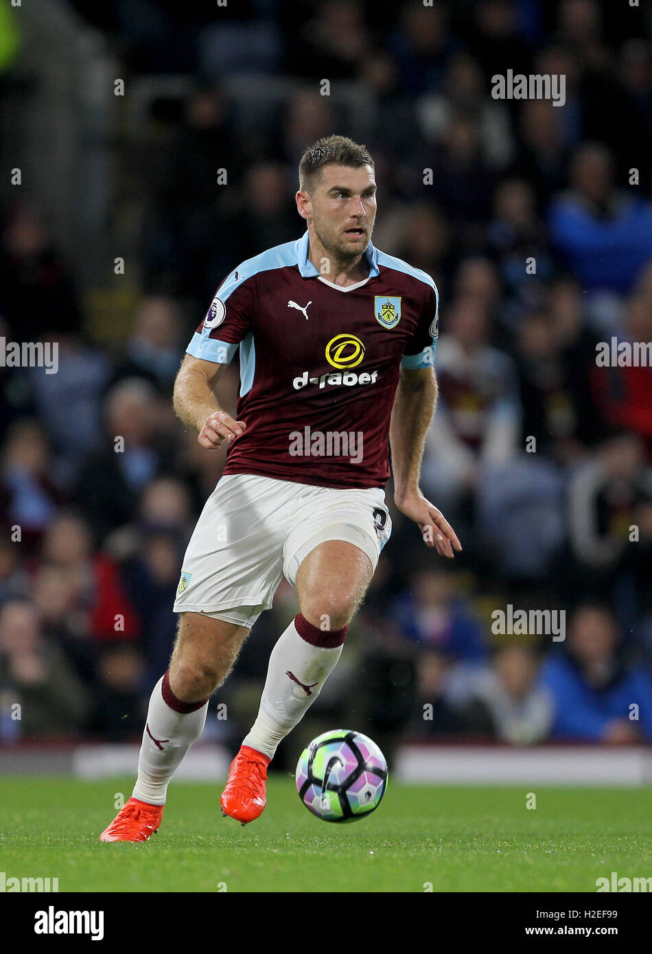 Burnley's Sam Vokes during the Premier League match at Turf Moor, Burnley. PRESS ASSOCIATION Photo. Picture date: Monday September 26, 2016. See PA story SOCCER Burnley. Photo credit should read: Richard Sellers/PA Wire. RESTRICTIONS: No use with unauthorised audio, video, data, fixture lists, club/league logos or 'live' services. Online in-match use limited to 75 images, no video emulation. No use in betting, games or single club/league/player publications. Stock Photo