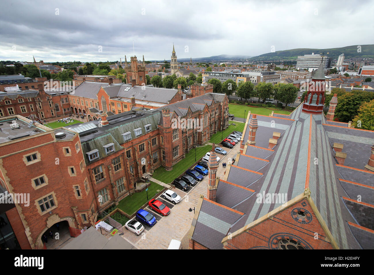 Queen S University Belfast New Milion Pound Sterling New School Of Law Stock Photo Alamy
