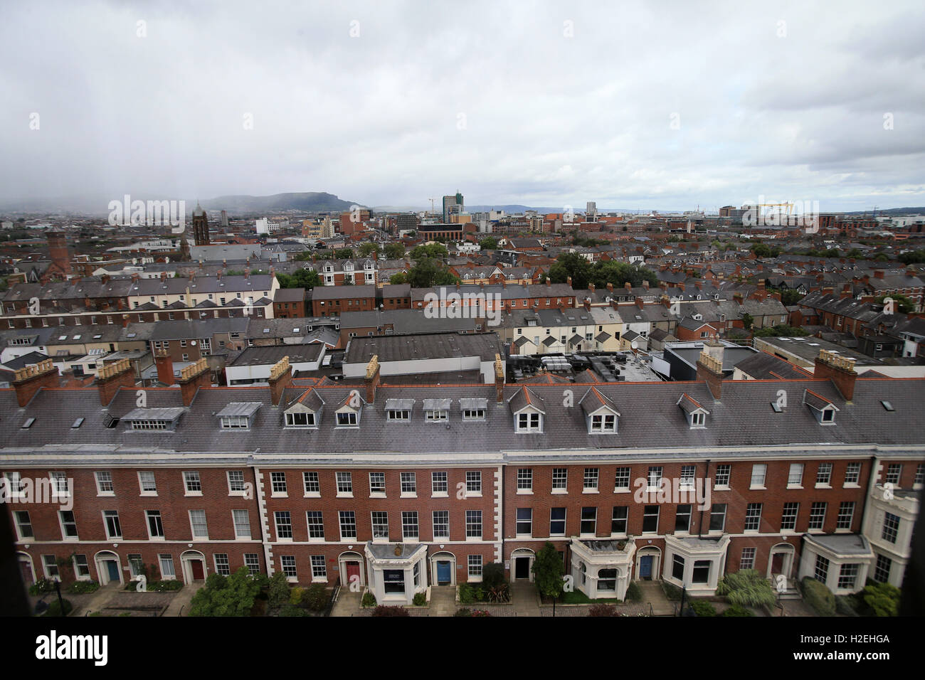 Queen S University Belfast New Milion Pound Sterling New School Of Law Stock Photo Alamy