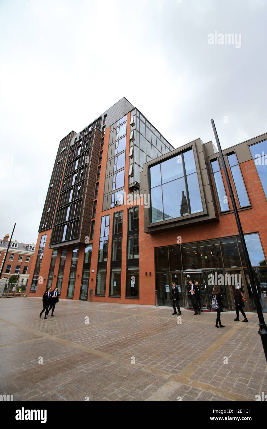 Queen S University Belfast New Milion Pound Sterling New School Of Law Stock Photo Alamy