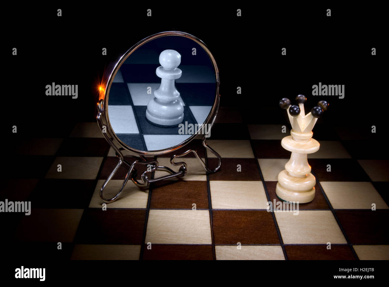 Bizarre Optical Illusion of Chess Board Baffles Internet