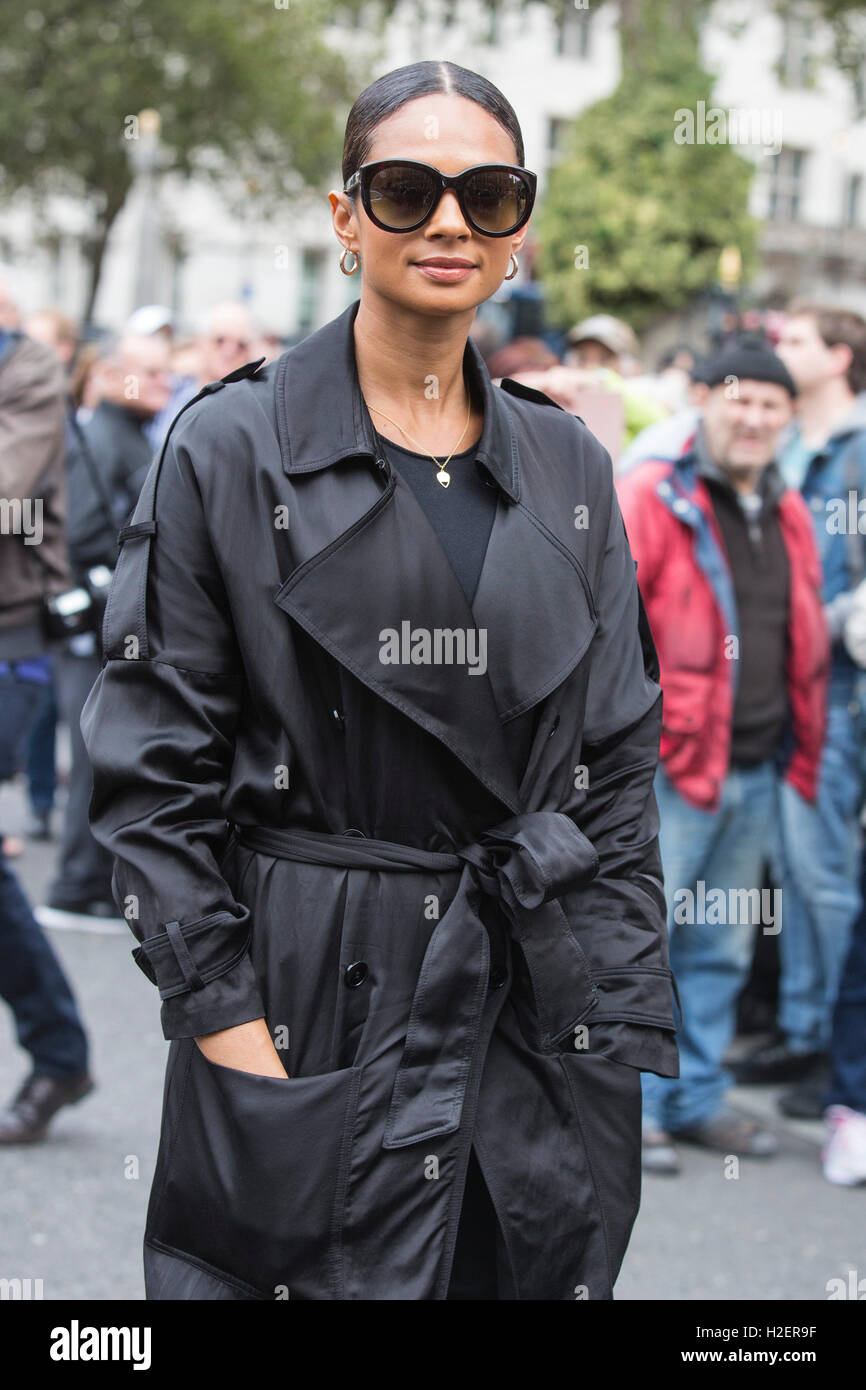 London, UK. 27 September 2016. Alesha Dixon. Friends, family, colleagues and celebrities arrive at the Terry Wogan Memorial Service at Westminster Abbey. Credit:  Bettina Strenske/Alamy Live News Stock Photo