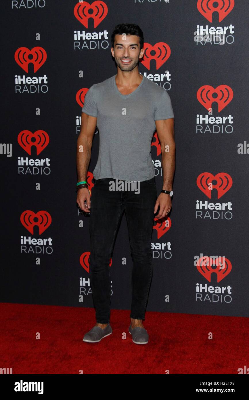justin-baldoni-at-arrivals-for-2016-iheartradio-music-festival-sat-4-t-mobile-arena-las-vegas-nv-september-24-2016-photo-by-james-atoa-everett-collection-stock-photo-alamy