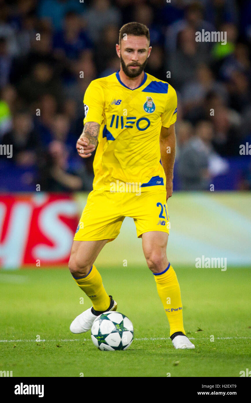 King Power Stadium, Leicester, UK. 27th Sep, 2016. UEFA Champions League Football. Leicester City versus FC Porto. Miguel Layun of FC Porto on the ball. Credit:  Action Plus Sports/Alamy Live News Stock Photo