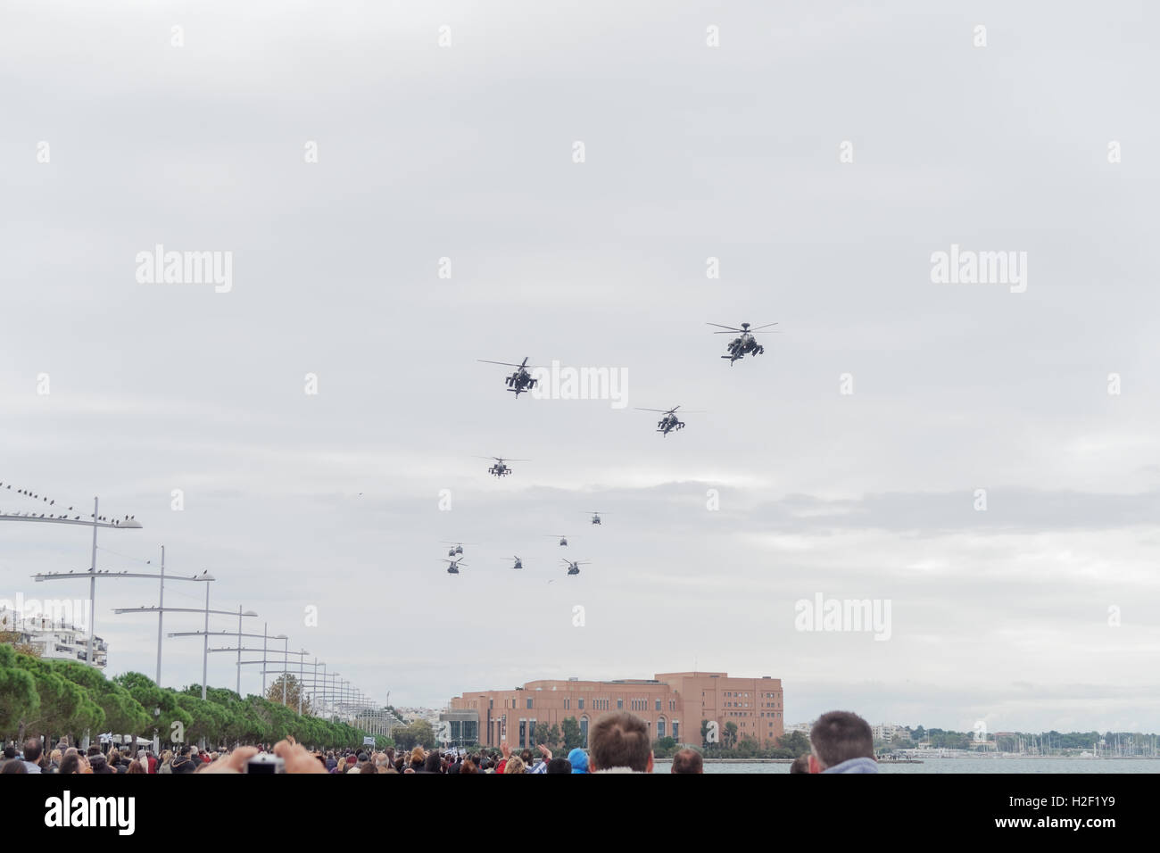 Thessaloniki, Greece. 28th October, 2016. 28 October is a national Greek holiday commemorating the Greek no against the Mussolini Italian ultimatum of 1940. Credit:  Theocharis Charitonidis/Alamy Live News Stock Photo