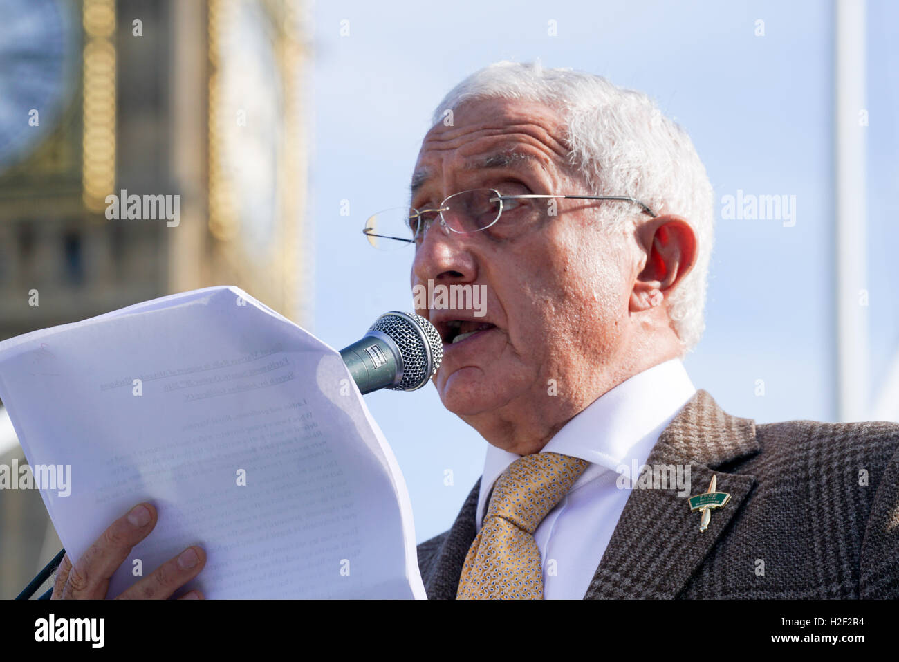 London, England,UK. 28th Oct 2016: Jonathan Goldberg QC OF MARINE ‘A’ attends Parliament Square in support of jailed Sgt Alexander Blackman who was convicted of murdering a Taliban fighter in 2013, London ,UK. Credit:  See Li/Alamy Live News Stock Photo