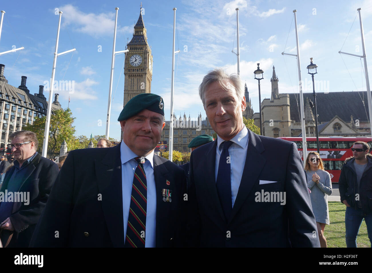 London, England,UK. 28th Oct 2016: Miliitary personnal assemble in Parliament Square in support of jailed Sgt Alexander Blackman who was convicted of murdering a Taliban fighter in 2013, London ,UK. Credit:  See Li/Alamy Live News Stock Photo