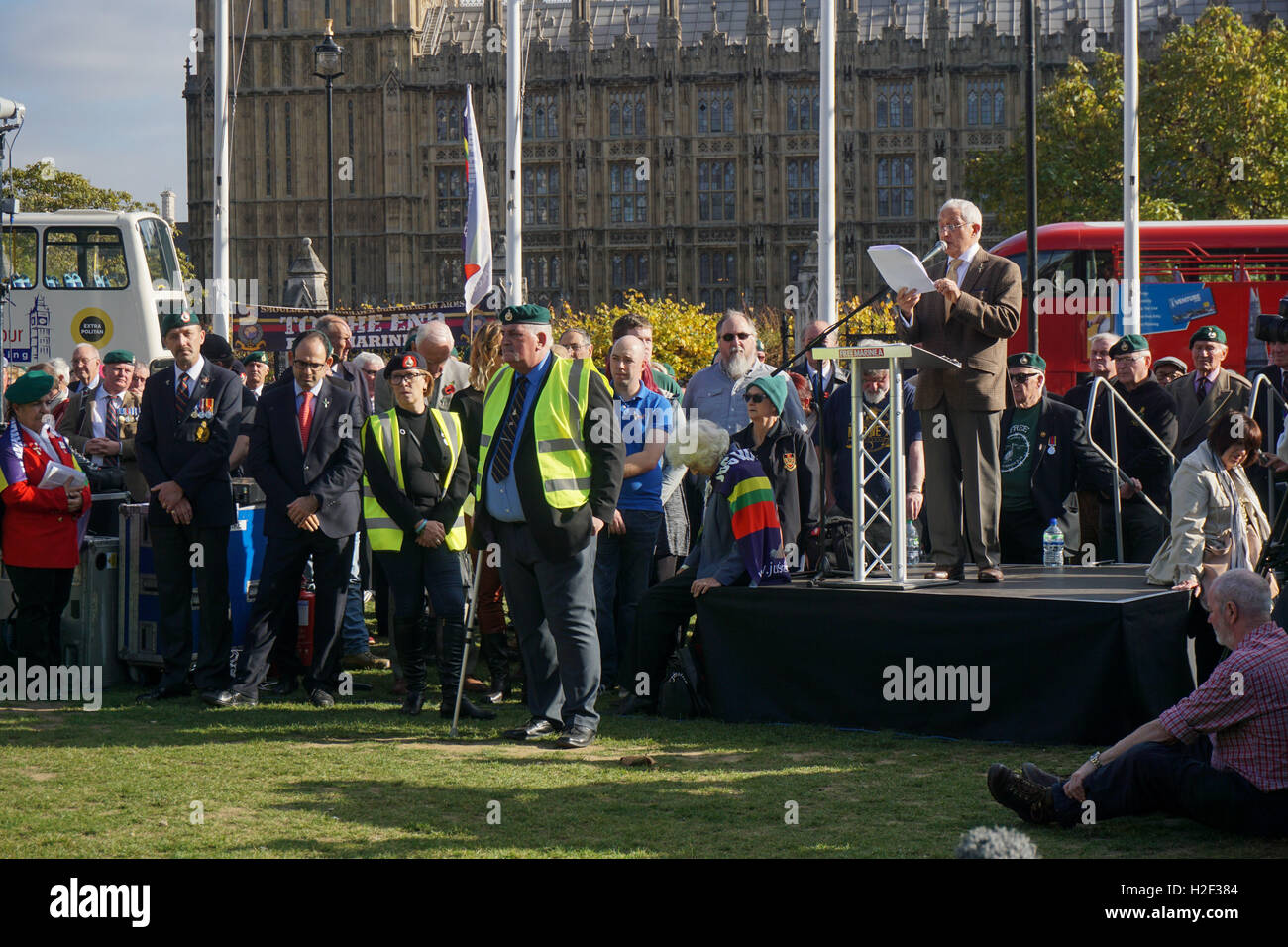 London, England,UK. 28th Oct 2016: Miliitary personnal assemble in Parliament Square in support of jailed Sgt Alexander Blackman who was convicted of murdering a Taliban fighter in 2013, London ,UK. Credit:  See Li/Alamy Live News Stock Photo