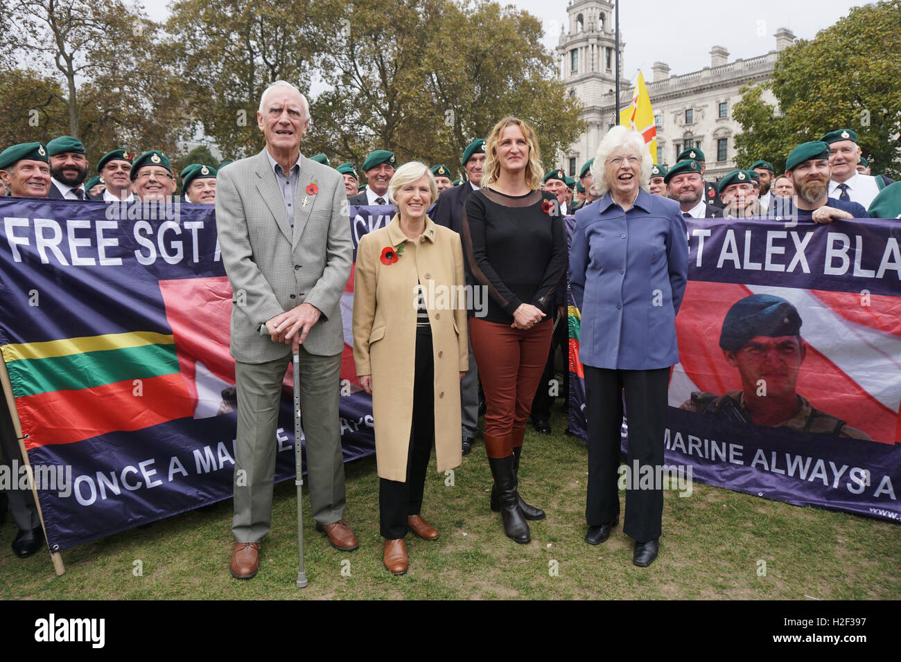 London, England,UK. 28th Oct 2016: Miliitary personnal assemble in Parliament Square in support of jailed Sgt Alexander Blackman who was convicted of murdering a Taliban fighter in 2013, London ,UK. Credit:  See Li/Alamy Live News Stock Photo