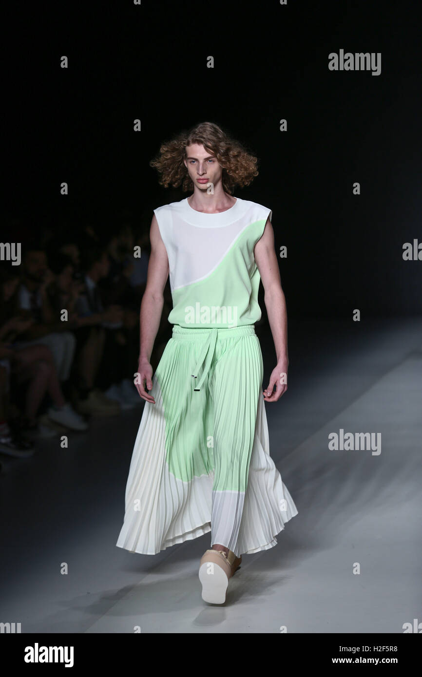 Sao Paulo, Brazil. 28th Oct, 2016. Model presents creation by Joao ...