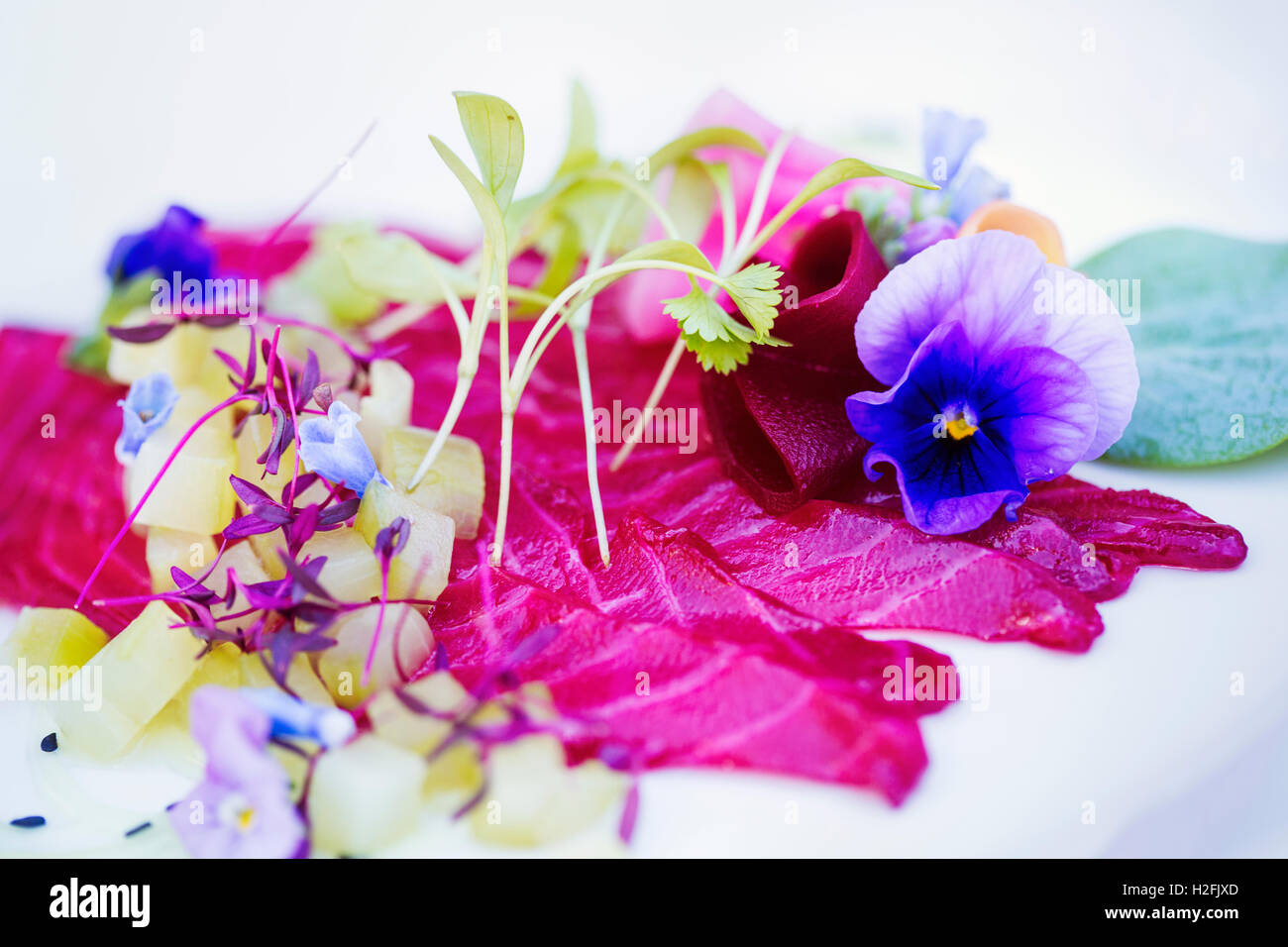 Edible flower garnish hires stock photography and images Alamy