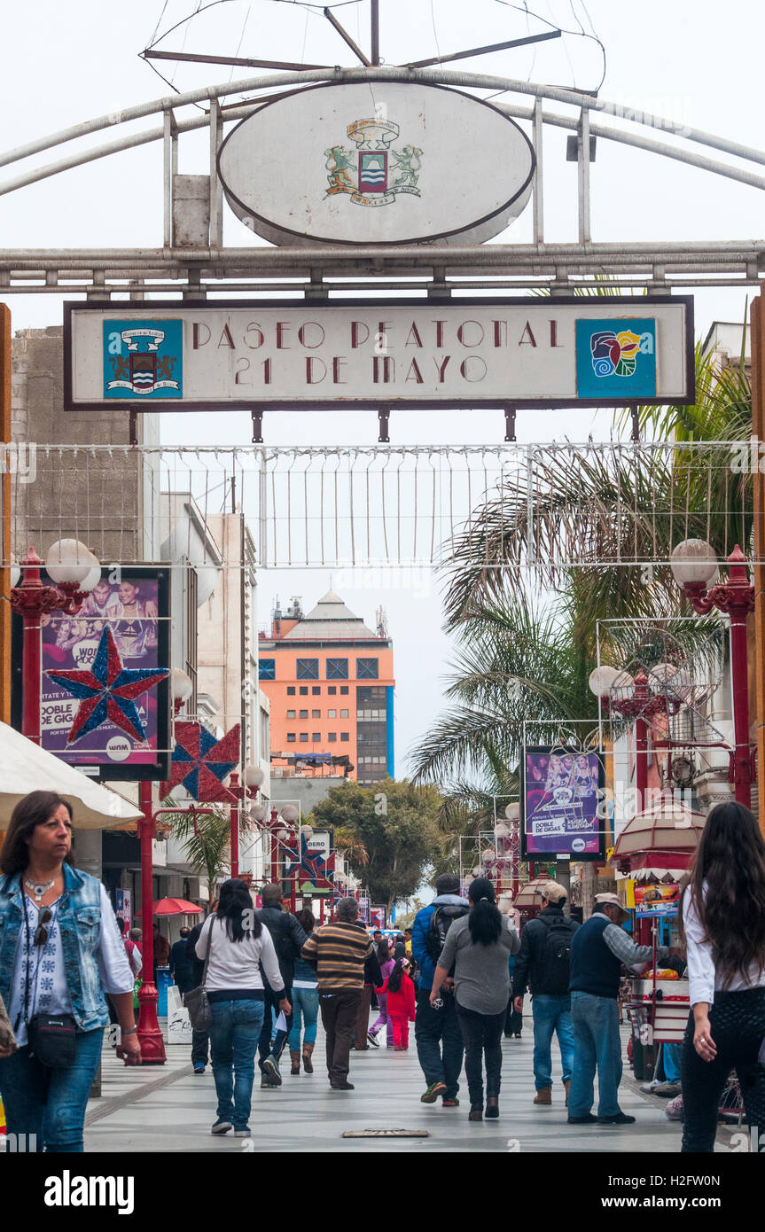 Strollers in Calle 21 de Mayo, a pedestrian mall in downtown Arica, northern Chile Stock Photo