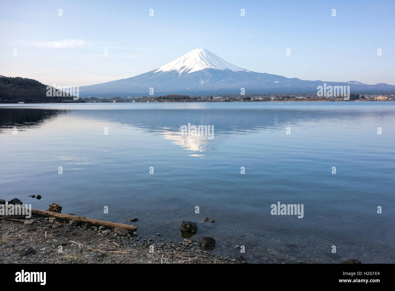 Lake kawaguchi hi-res stock photography and images - Alamy