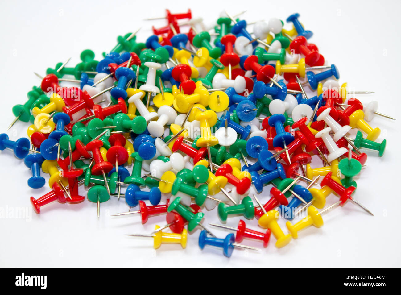 pile of plastic notice board pins Stock Photo Alamy