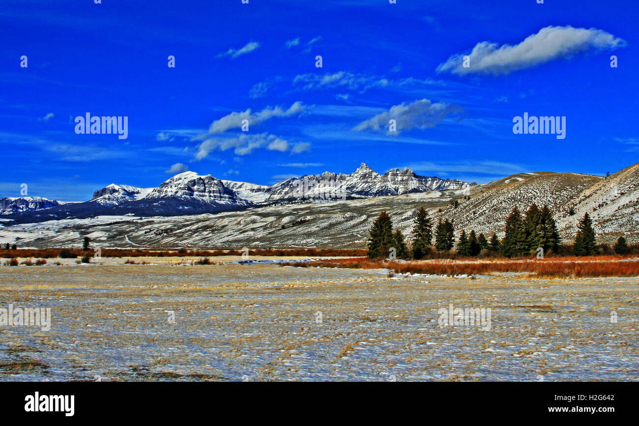 Absaroka mountain range under cirrus cloudscape on Togwotee Pass in