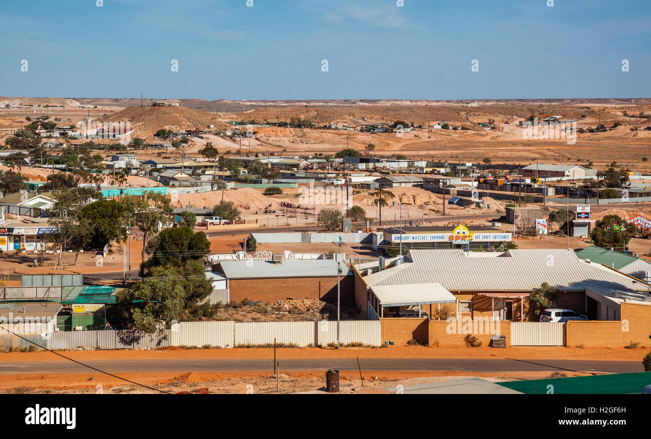 Australia, South Australia, Outback, Coober Pedy, view of the isolated opal mining town, many of the dwellings are underground Stock Photo
